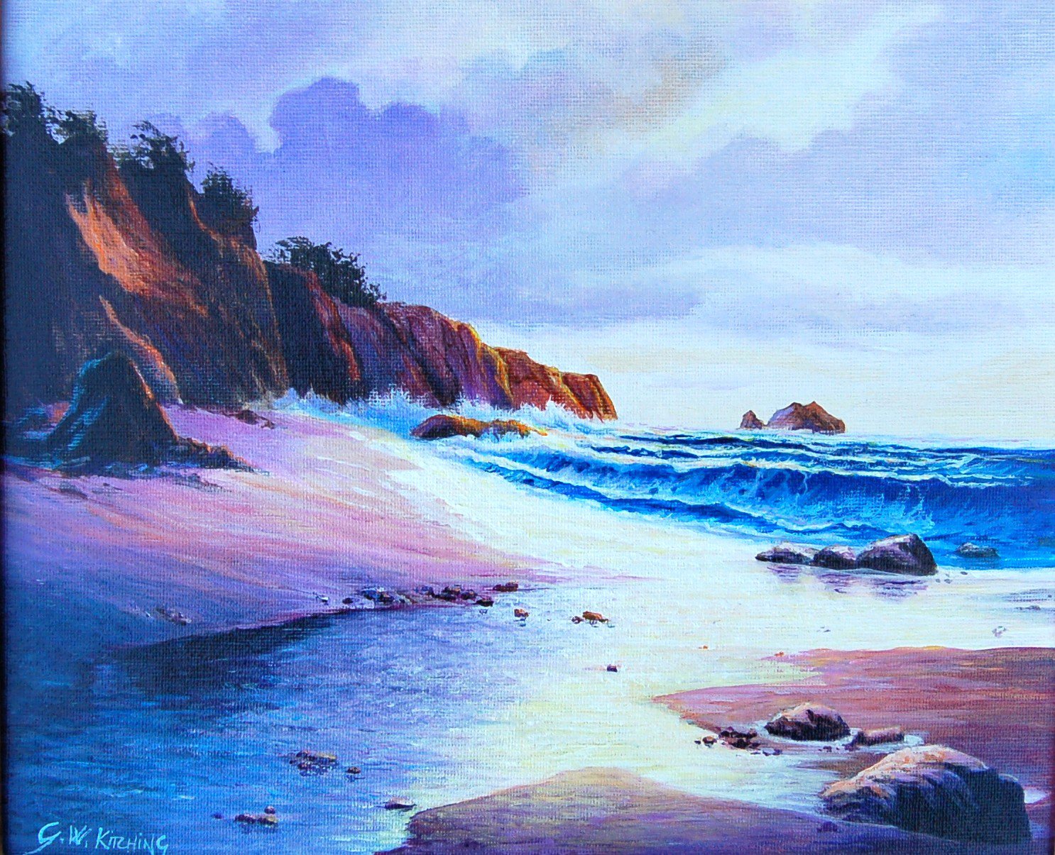 Sunset Beach: Waves roll onto a sandy beach below red-brown cliffs, with offshore rocks and a lilac, cloud-filled evening sky.